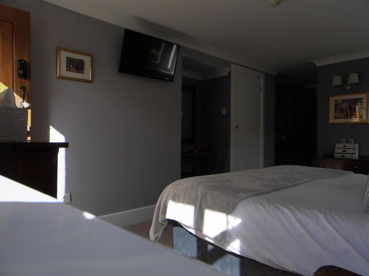 아만포드 The Mill At Glynhir B&B 외부 사진