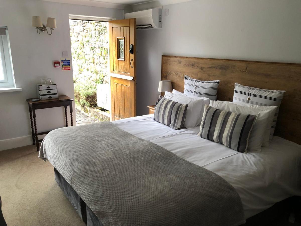 아만포드 The Mill At Glynhir B&B 외부 사진